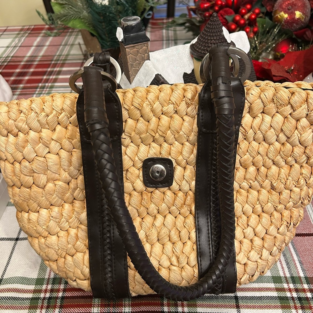 Chic Braided Tote with Leather Accents